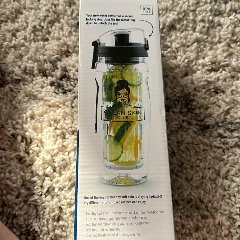 Clean Skin Club Fruit Infuser Water bottle - Picture 2 of 2